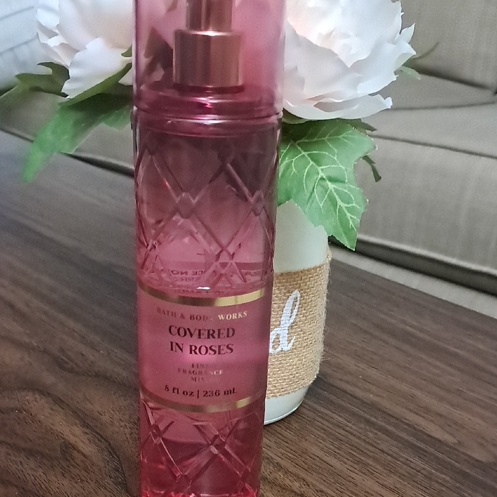 Bath & Body Works Covered in Roses Pink Mist 8oz